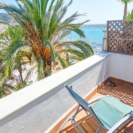Port Alegre Attic By Hello Homes シッチェス エクステリア 写真